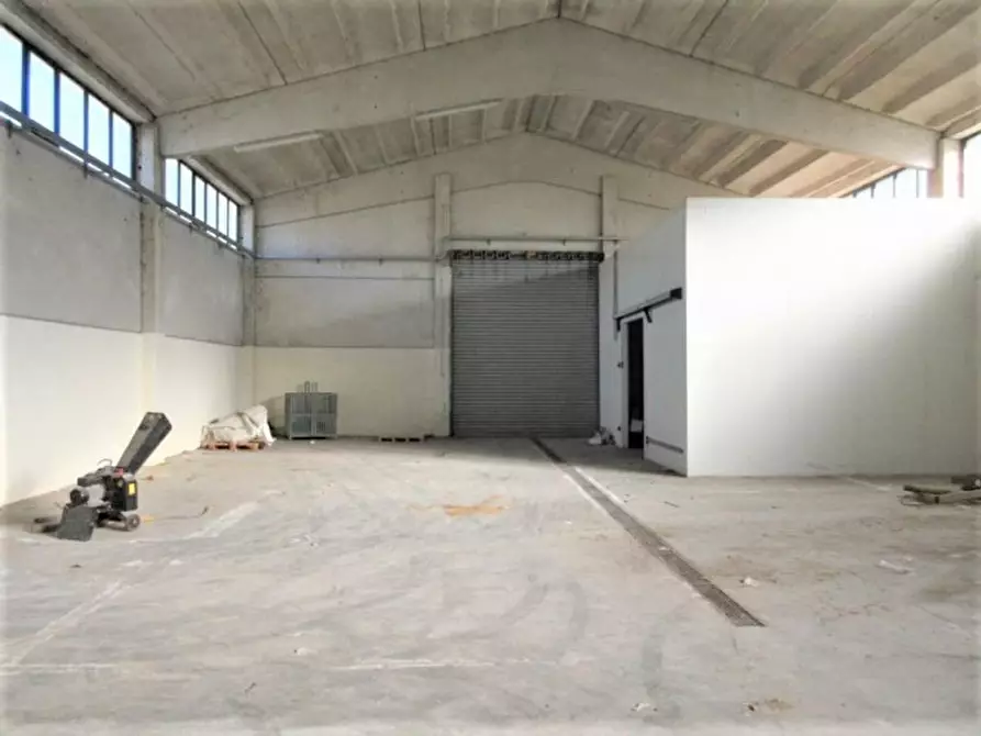 Immagine 17 di Capannone industriale in vendita  in contrada San Giacomo in Corsano, N. snc a Montecalvo Irpino