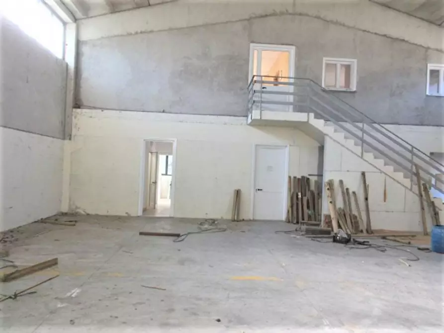 Immagine 21 di Capannone industriale in vendita  in contrada San Giacomo in Corsano, N. snc a Montecalvo Irpino