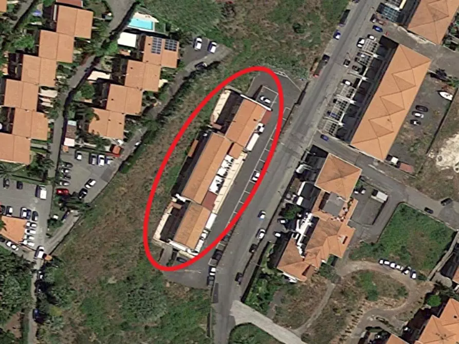 Immagine 12 di Cantina in vendita  in Via Vampolieri, N. 73 a Aci Catena