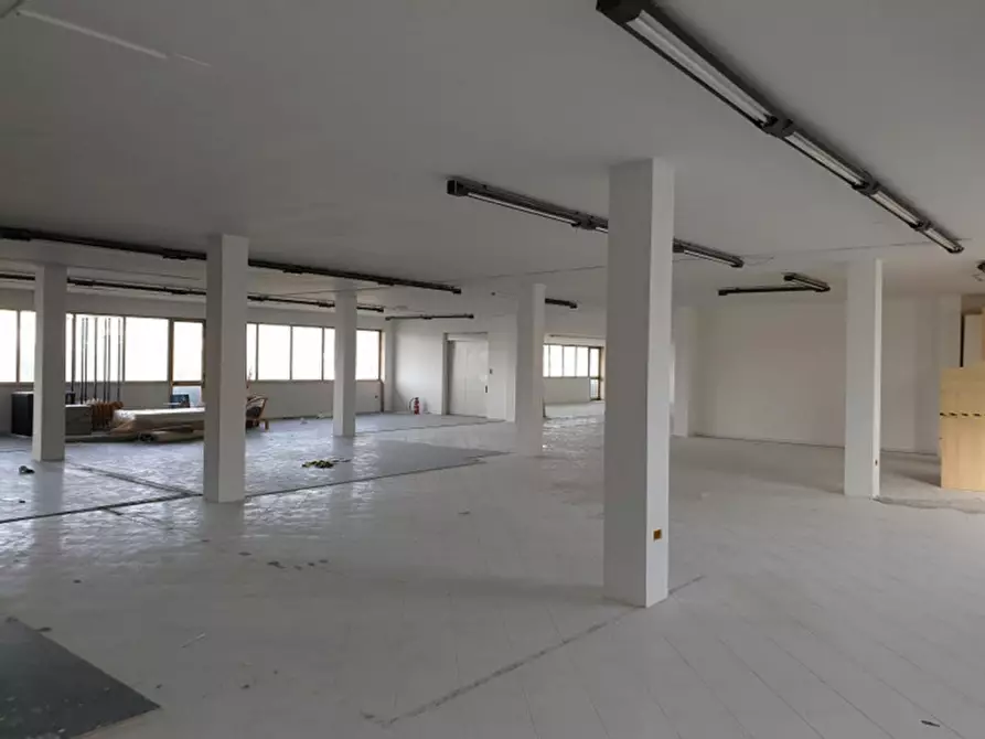 Immagine 17 di Attività commerciale in vendita  in Via Matino, N. snc a Casarano