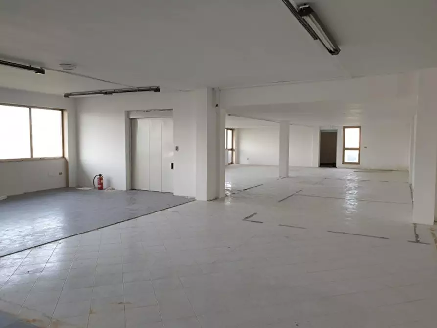 Immagine 18 di Attività commerciale in vendita  in Via Matino, N. snc a Casarano