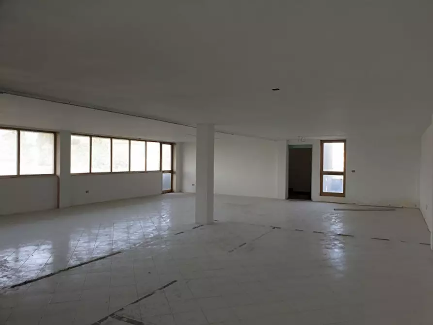 Immagine 19 di Attività commerciale in vendita  in Via Matino, N. snc a Casarano