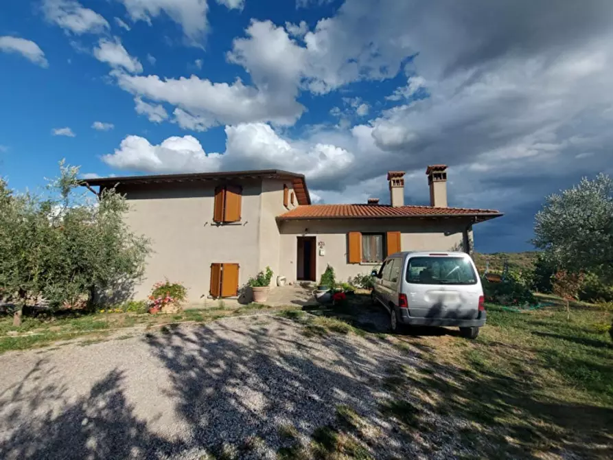 Immagine 1 di Villa in vendita  in via delle Colline, N. 16 a Città Di Castello
