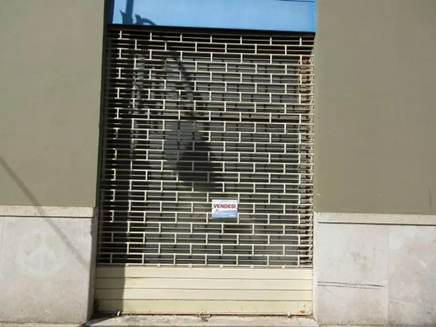 Immagine 15 di Magazzino in vendita  in Via Firmio, N. 1 a Sora