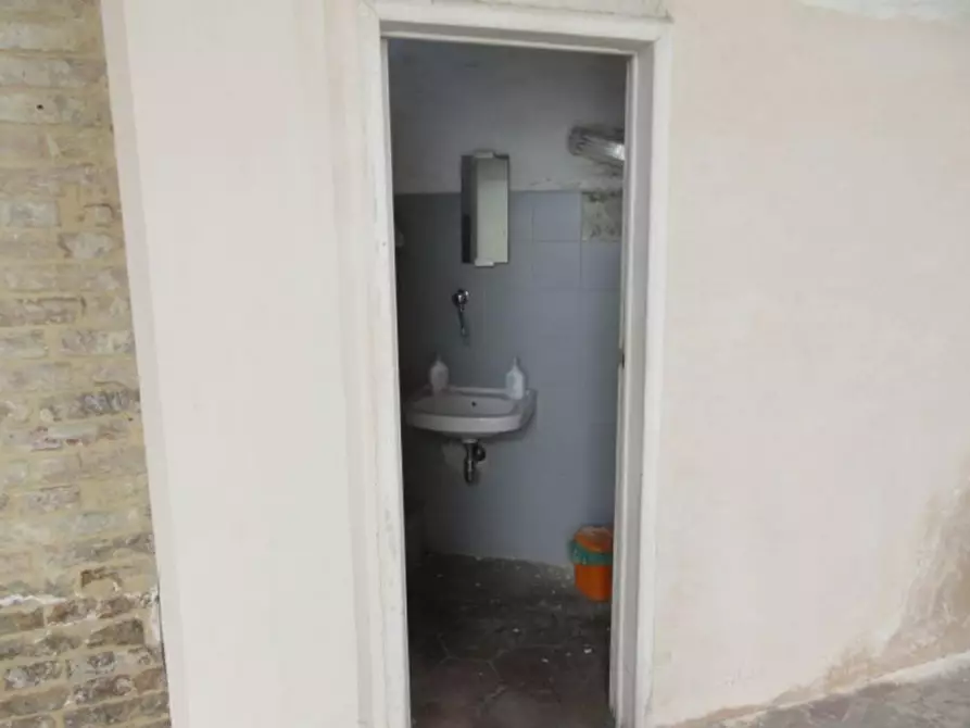 Immagine 20 di Magazzino in vendita  in Via Firmio, N. 1 a Sora