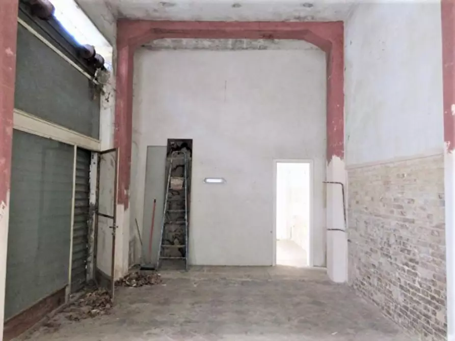 Immagine 23 di Magazzino in vendita  in Via Firmio, N. 1 a Sora