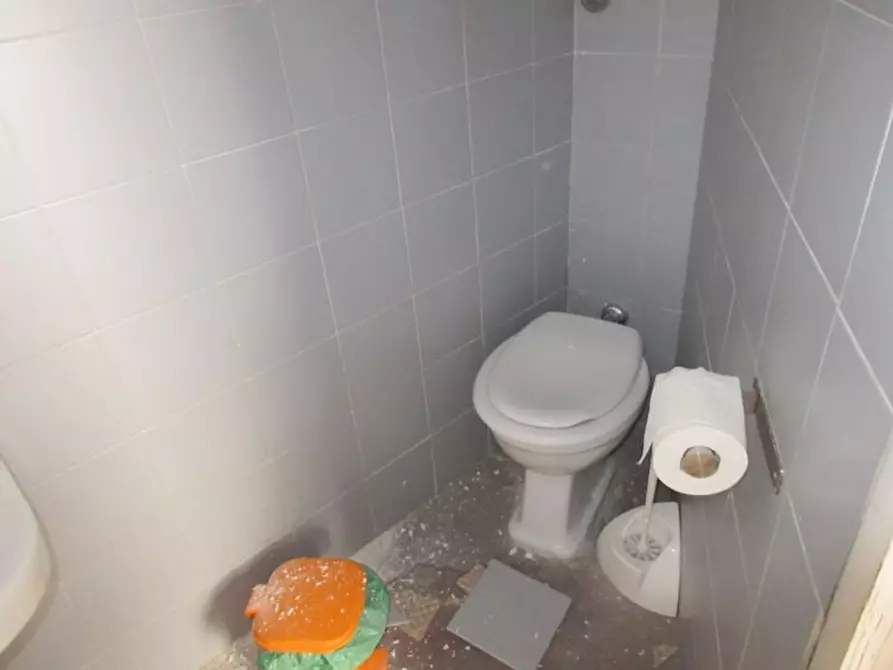 Immagine 25 di Magazzino in vendita  in Via Firmio, N. 1 a Sora