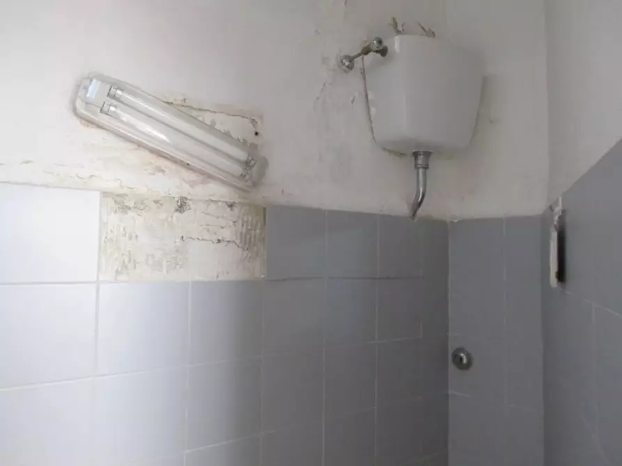 Immagine 27 di Magazzino in vendita  in Via Firmio, N. 1 a Sora