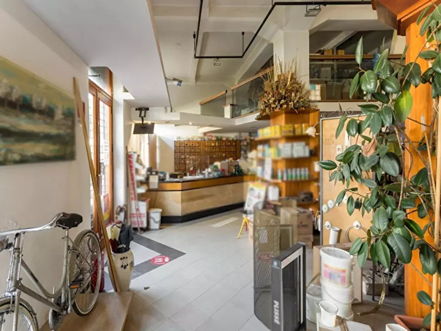 Immagine 9 di Negozio in vendita  in Via XX Settembre, N. 17 a Sora