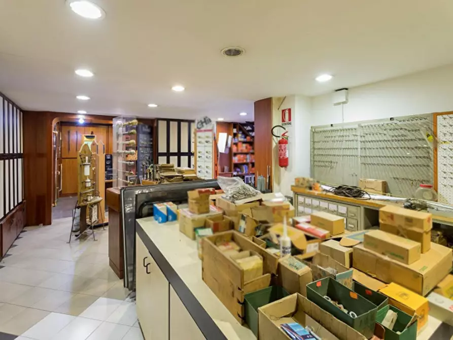 Immagine 18 di Negozio in vendita  in Via XX Settembre, N. 17 a Sora