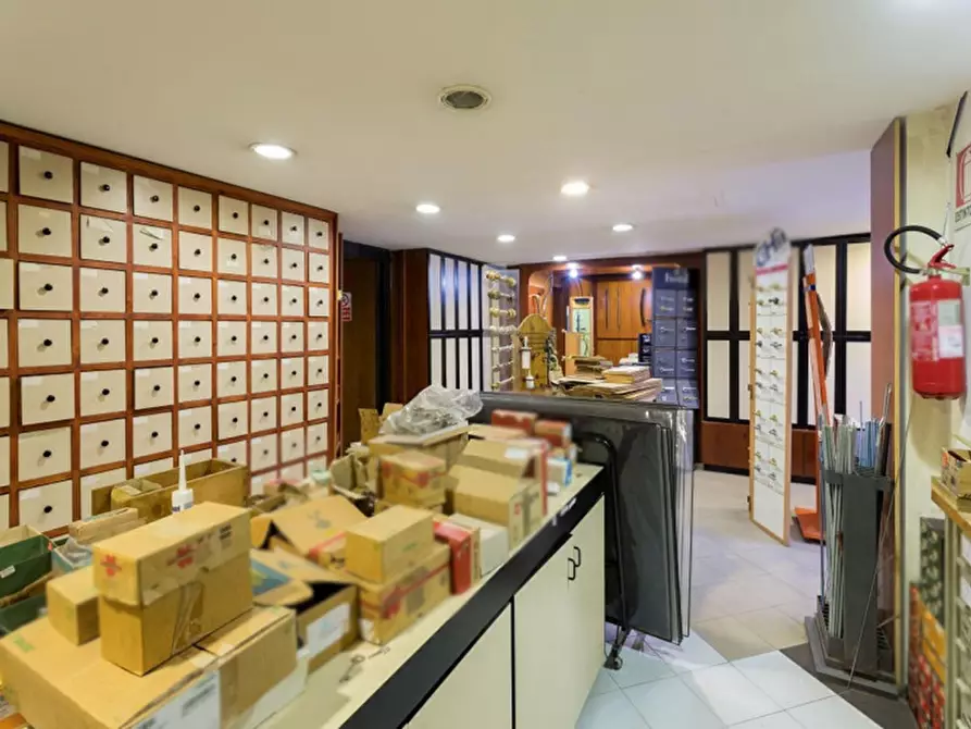 Immagine 19 di Negozio in vendita  in Via XX Settembre, N. 17 a Sora