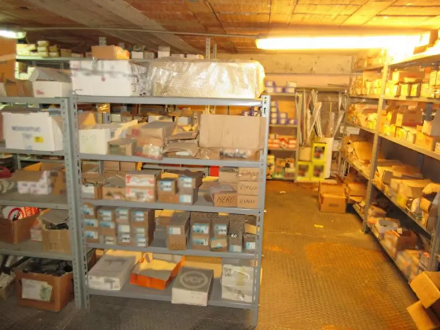 Immagine 23 di Negozio in vendita  in Via XX Settembre, N. 17 a Sora