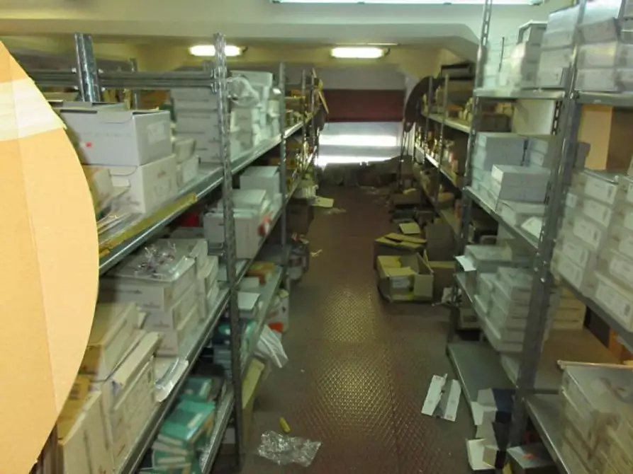 Immagine 24 di Negozio in vendita  in Via XX Settembre, N. 17 a Sora