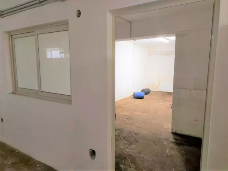 Immagine 1 di Cantina in vendita  in Viale Michelangelo, N. 1752 a Palermo