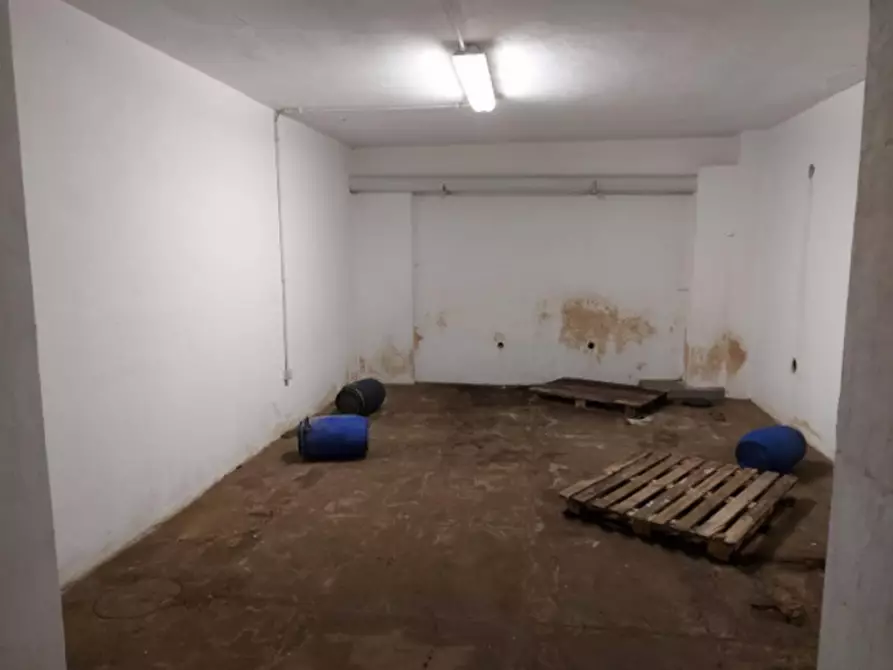 Immagine 5 di Cantina in vendita  in Viale Michelangelo, N. 1752 a Palermo