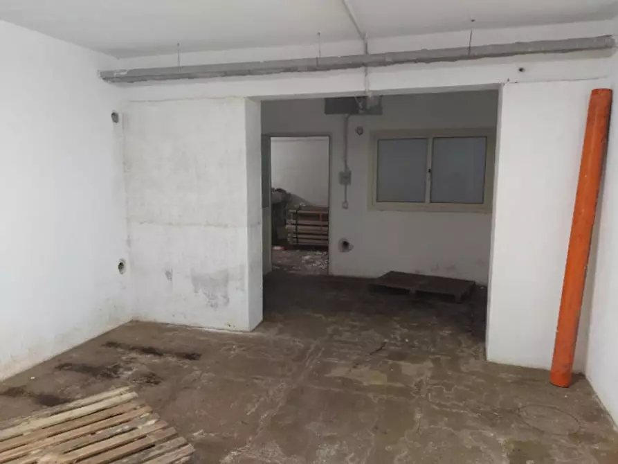 Immagine 6 di Cantina in vendita  in Viale Michelangelo, N. 1752 a Palermo