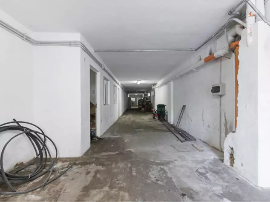 Immagine 7 di Cantina in vendita  in Viale Michelangelo, N. 1752 a Palermo