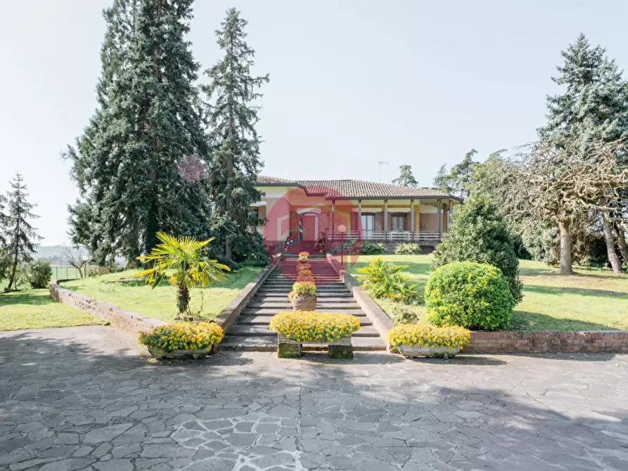 Immagine 1 di Villa in vendita  a Cesena