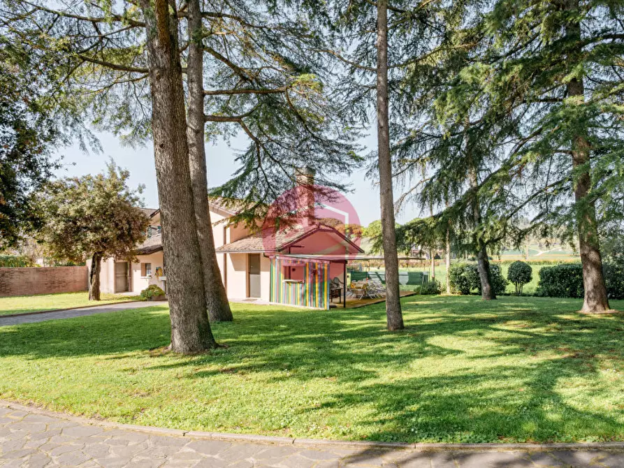 Immagine 7 di Villa in vendita  a Cesena
