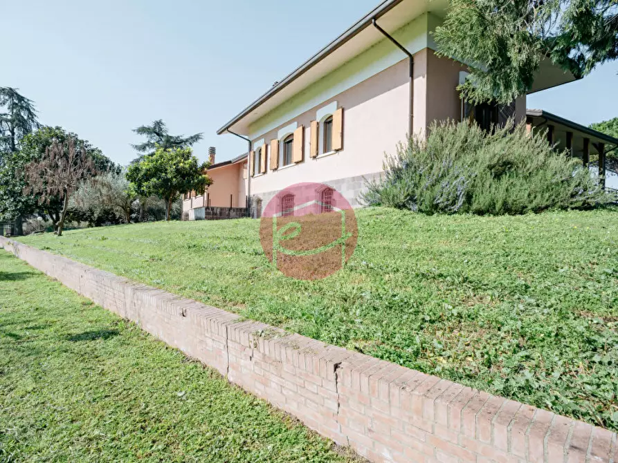 Immagine 10 di Villa in vendita  a Cesena