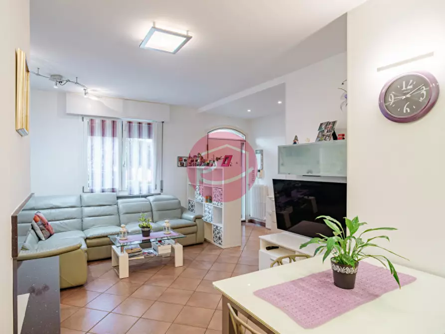 Immagine 17 di Villa in vendita  a Cesena