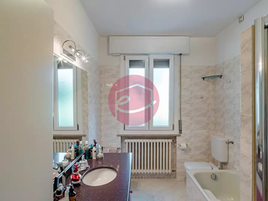 Immagine 21 di Villa in vendita  a Cesena