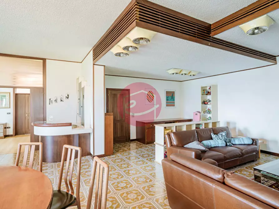 Immagine 28 di Villa in vendita  a Cesena