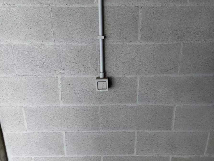 Immagine 7 di Posto auto in vendita  in via Ravizzone, N. 11 a Vigliano Biellese