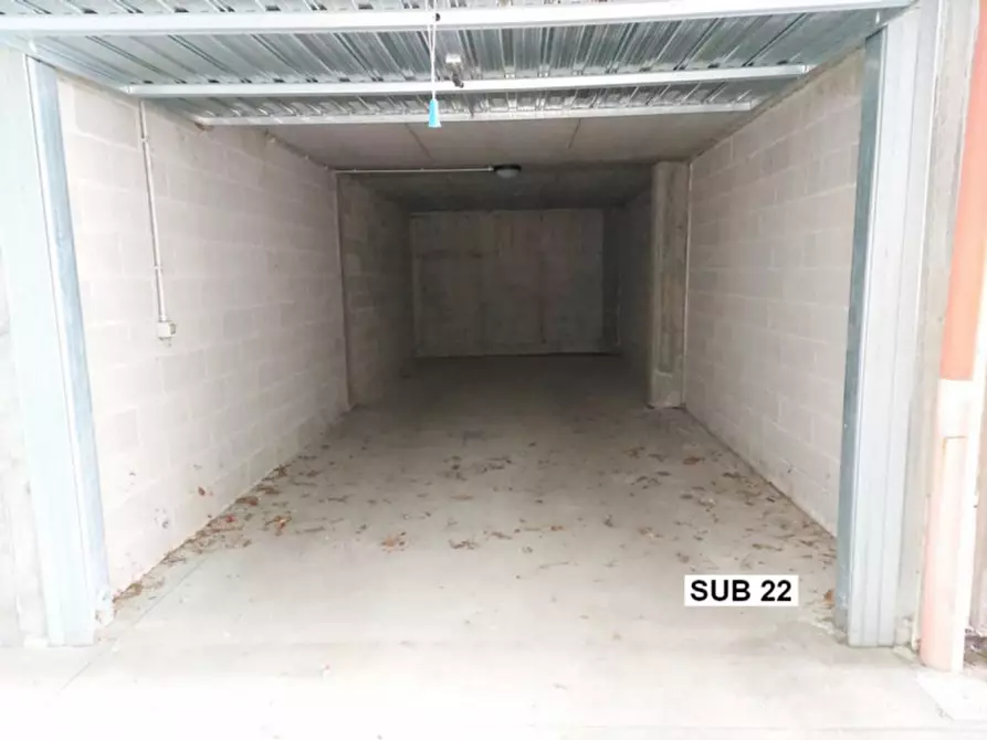 Immagine 3 di Posto auto in vendita  in via Ravizzone, N. 11 a Vigliano Biellese