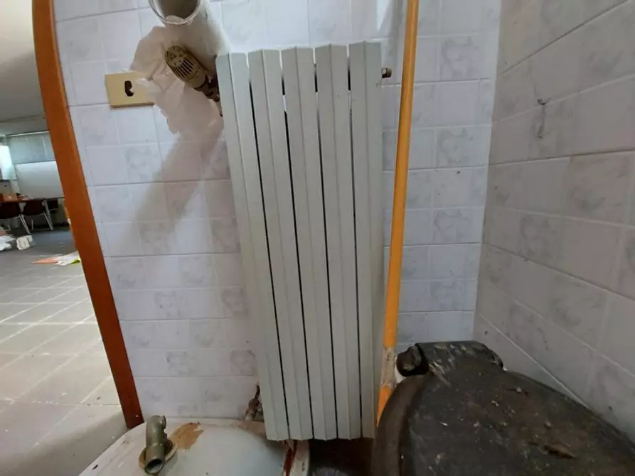 Immagine 20 di Cantina in vendita  in via Sella, N. 39 a Quaregna Cerreto