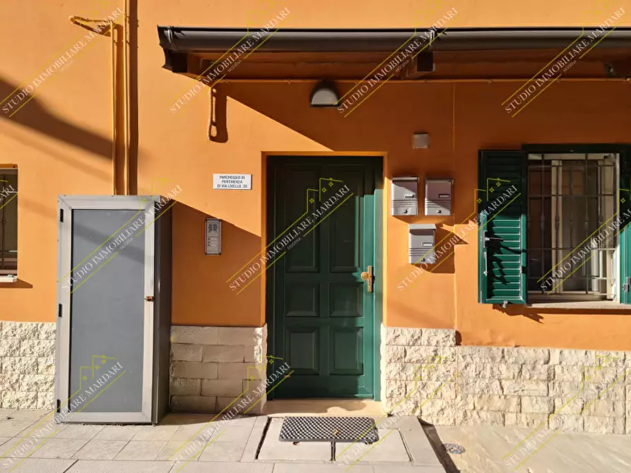 Immagine 2 di Appartamento in vendita  in Via Livello a Modena