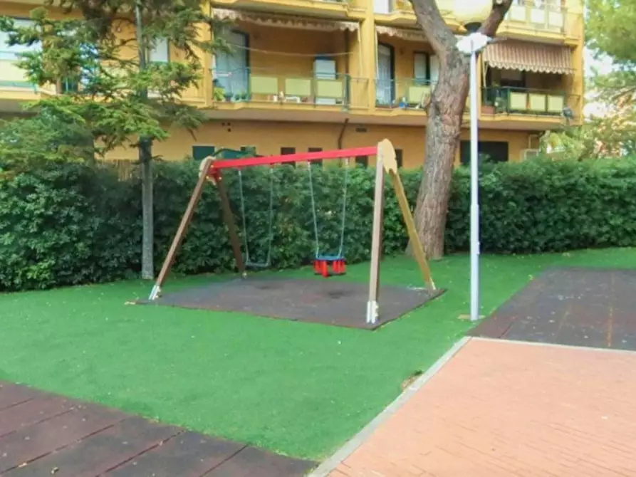 Immagine 6 di Negozio in vendita  in Via Don Mariano Clerici, N. 3 a San Lorenzo Al Mare