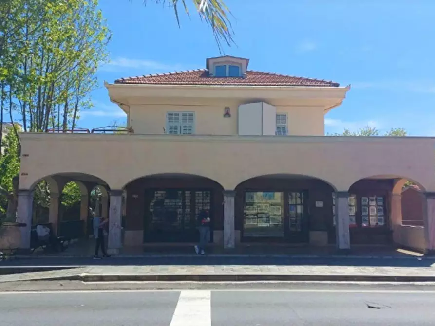 Immagine 2 di Negozio in vendita  in Via Carlo Sclavi, N. 6 a San Lorenzo Al Mare