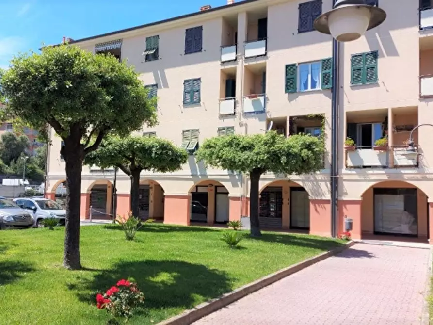 Immagine 9 di Negozio in vendita  in Via Dott. Luigi Trucchi, N. 9 a San Lorenzo Al Mare