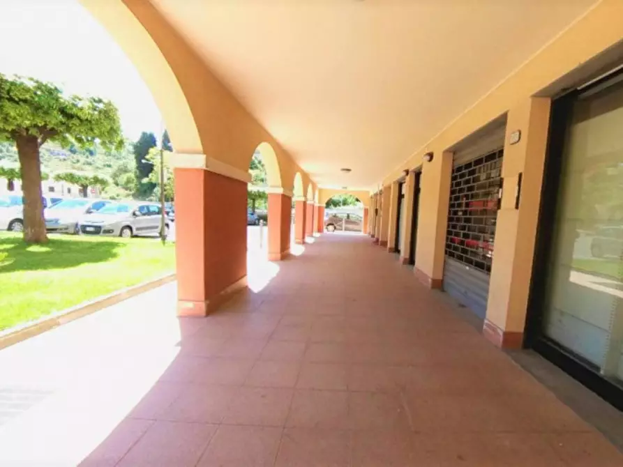 Immagine 8 di Negozio in vendita  in Via Dott. Luigi Trucchi, N. 7 a San Lorenzo Al Mare