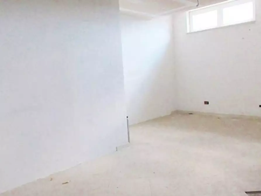 Immagine 18 di Villetta a schiera in vendita  in Via Sannicandro Garganico, N. 49 a Roma