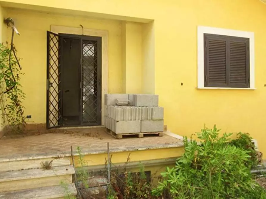 Immagine 8 di Villetta a schiera in vendita  in Via Acquaviva delle Fonti, N. 44 a Roma