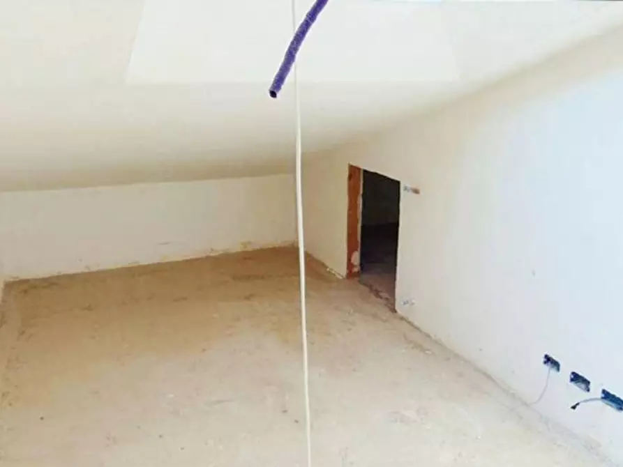 Immagine 10 di Villetta a schiera in vendita  in Via Acquaviva delle Fonti, N. 44 a Roma