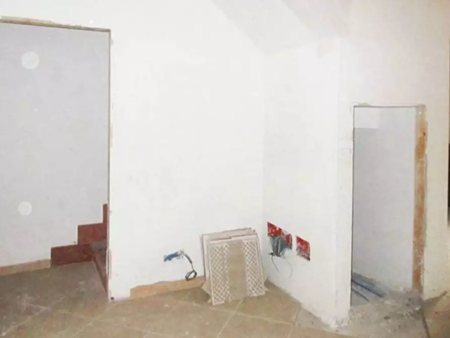 Immagine 20 di Villetta a schiera in vendita  in Via Acquaviva delle Fonti, N. 44 a Roma