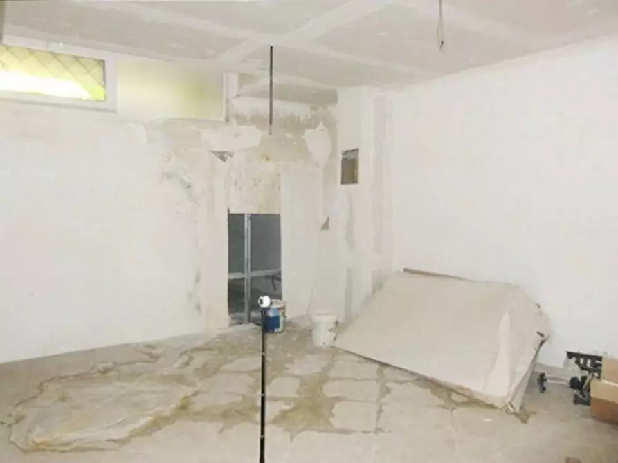 Immagine 21 di Villetta a schiera in vendita  in Via Acquaviva delle Fonti, N. 48 a Roma