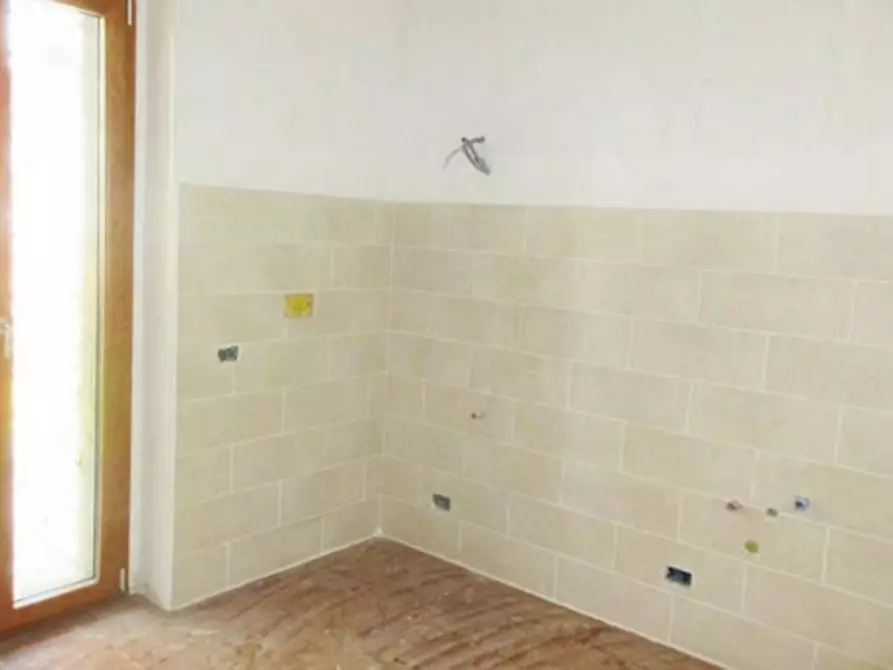 Immagine 4 di Villetta a schiera in vendita  in Via Acquaviva delle Fonti, N. 46 a Roma