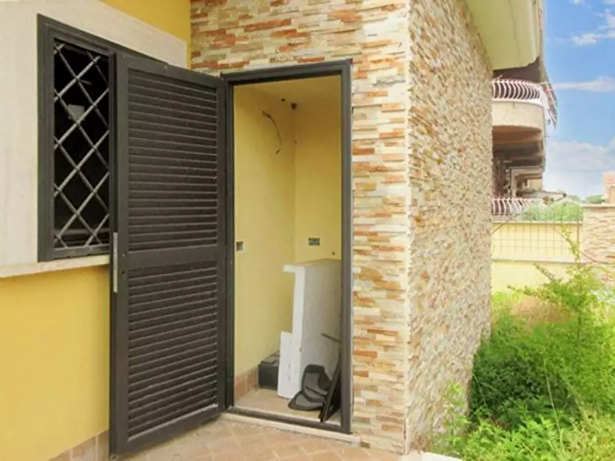 Immagine 9 di Villetta a schiera in vendita  in Via Acquaviva delle Fonti, N. 46 a Roma