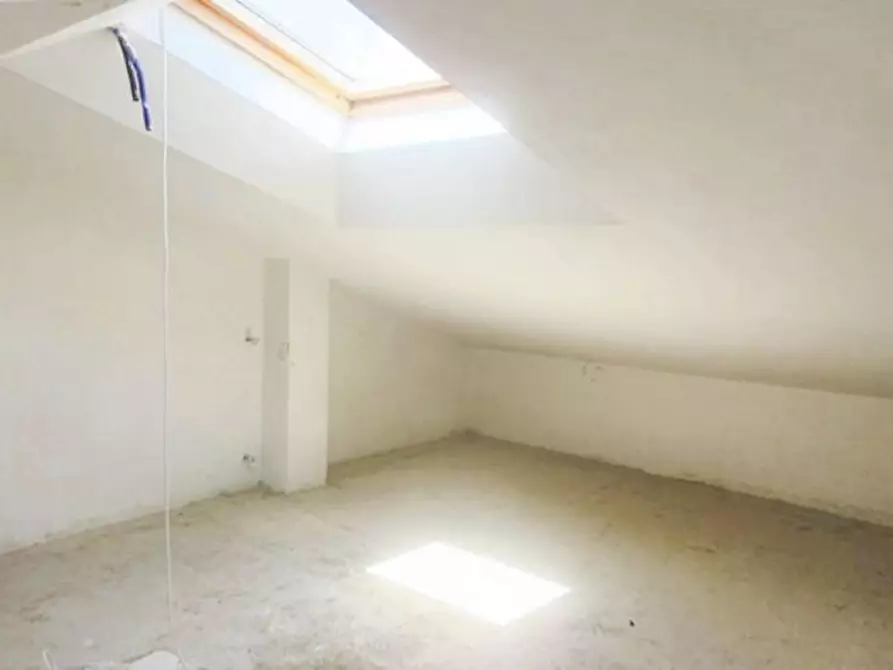 Immagine 10 di Villetta a schiera in vendita  in Via Acquaviva delle Fonti, N. 46 a Roma