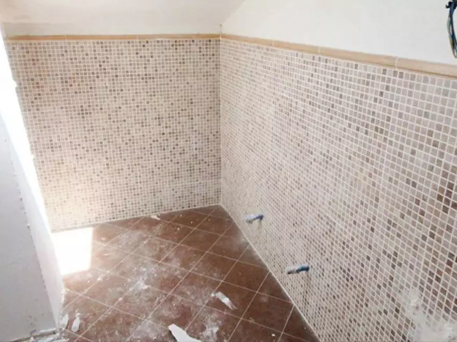 Immagine 12 di Villetta a schiera in vendita  in Via Acquaviva delle Fonti, N. 46 a Roma