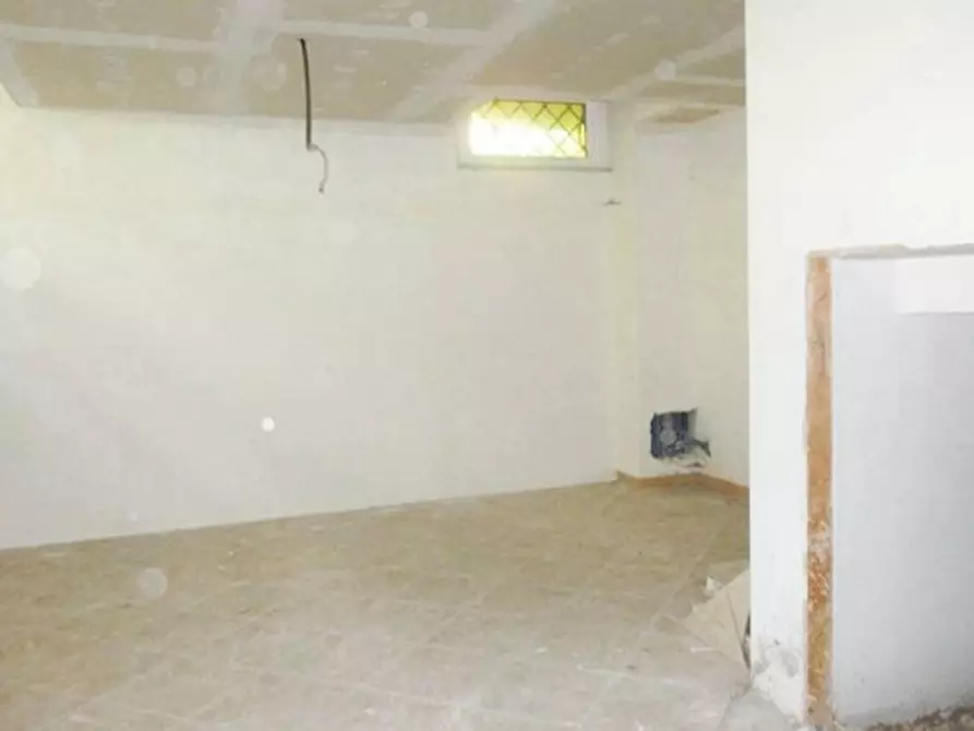 Immagine 18 di Villetta a schiera in vendita  in Via Acquaviva delle Fonti, N. 46 a Roma