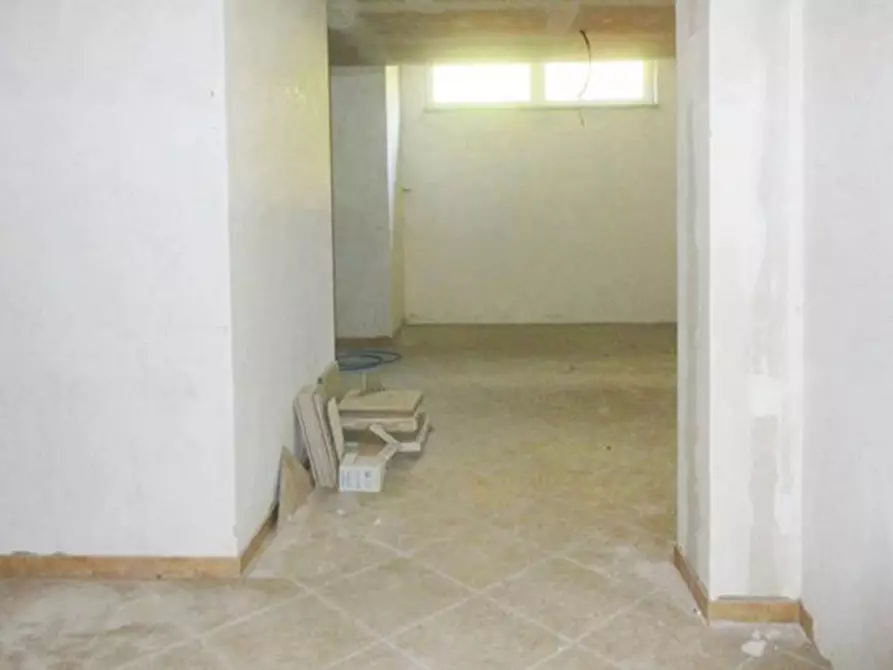 Immagine 21 di Villetta a schiera in vendita  in Via Acquaviva delle Fonti, N. 46 a Roma