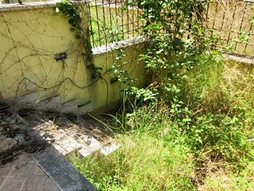 Immagine 24 di Villetta a schiera in vendita  in Via Acquaviva delle Fonti, N. 46 a Roma