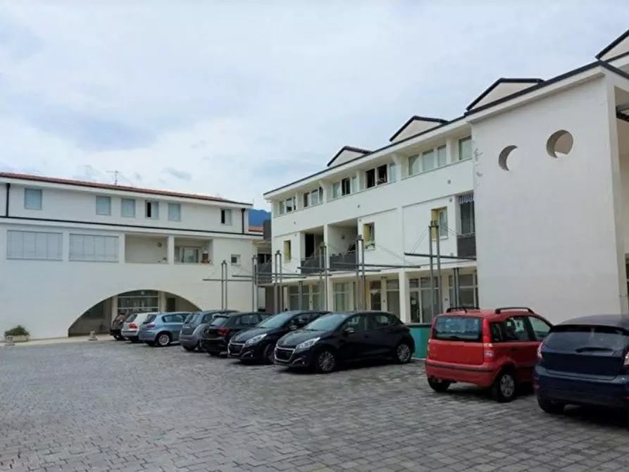 Immagine 5 di Negozio in vendita  in Viale Roma, N. 30G e 28 a Schio