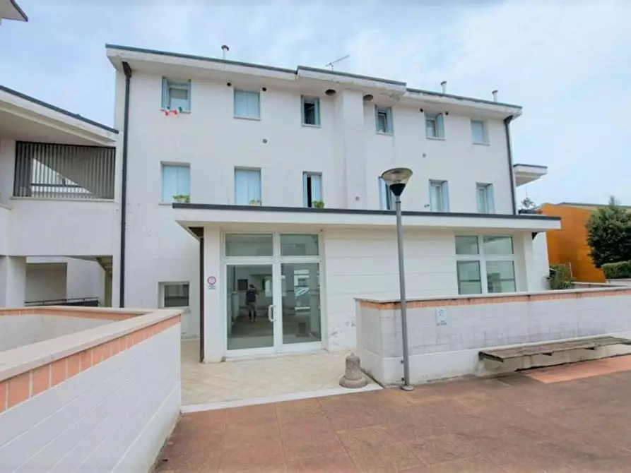 Immagine 17 di Negozio in vendita  in Viale Roma, N. 30G e 28 a Schio