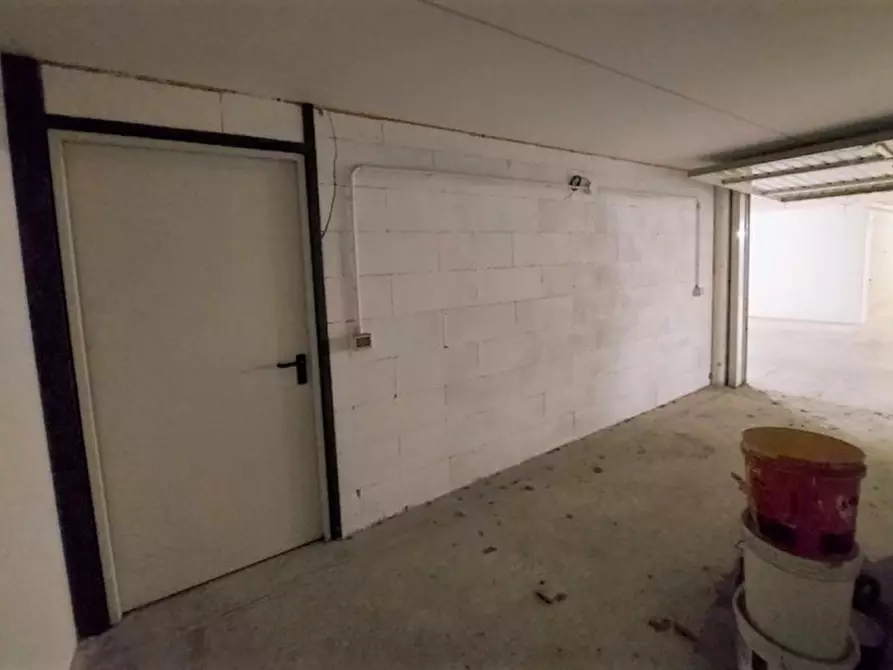 Immagine 28 di Negozio in vendita  in Viale Roma, N. 30G e 28 a Schio